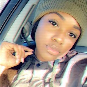 Meet your Posher, Helene